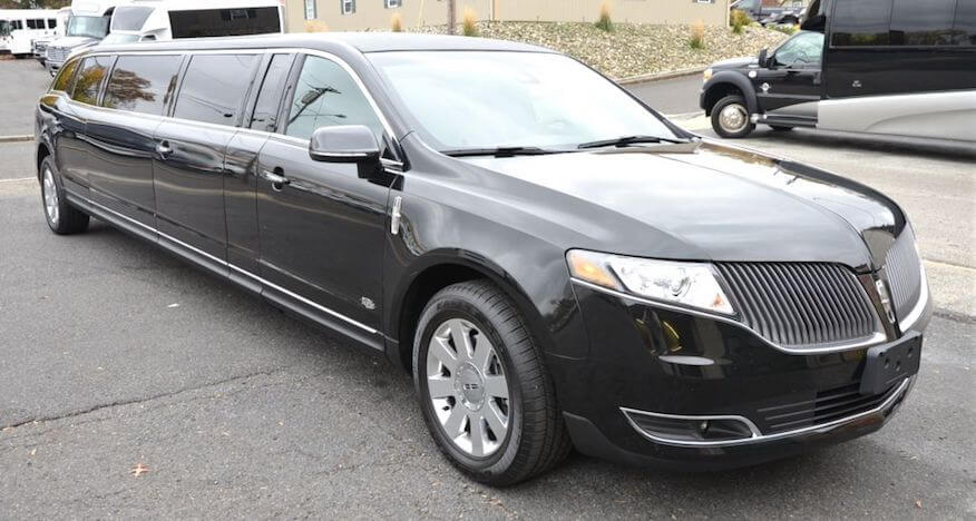 Lincoln-MKT-Stretch-Limo-Exterior-1 (1)